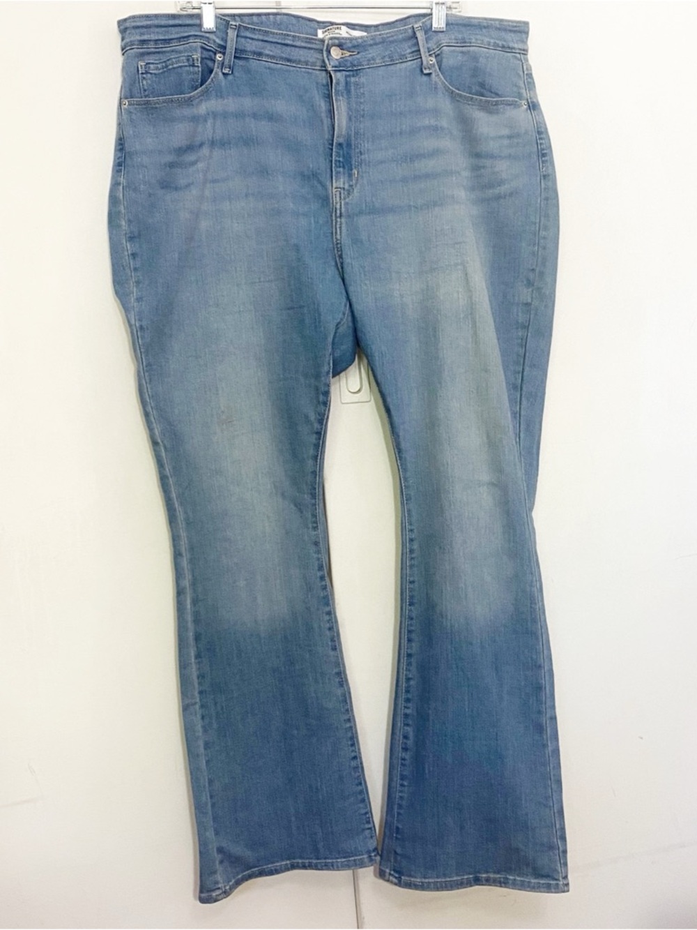Signature by Levi Strauss Light Wash Bootcut Mid Rise Jeans 20